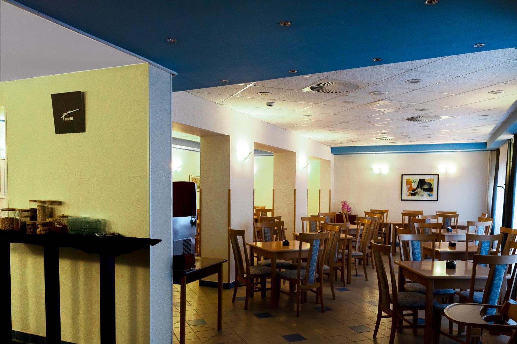 Hotel Tabor Sežana エクステリア 写真